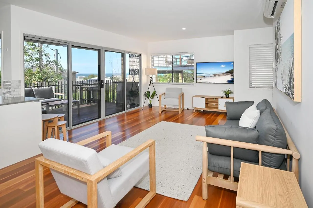 Spacious New 2 Bedroom Kings Beach Townhouse Zf2 Caloundra Ausztrália